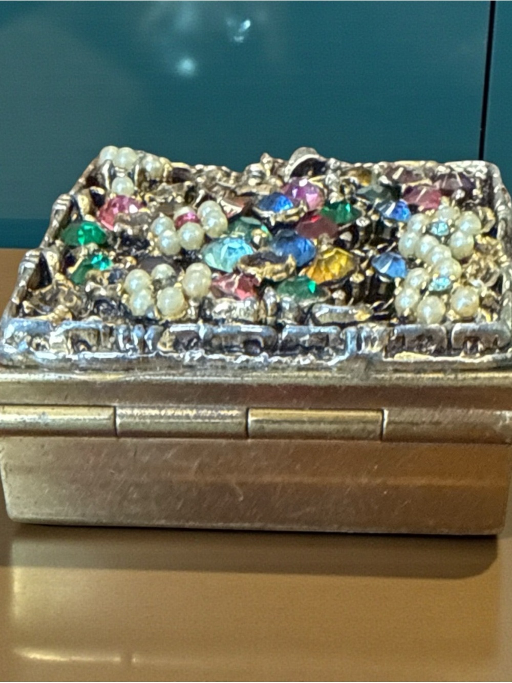 Vintage Dorset 5th Ave Jewel Encrusted Powder Compact - Picture 9 of 15